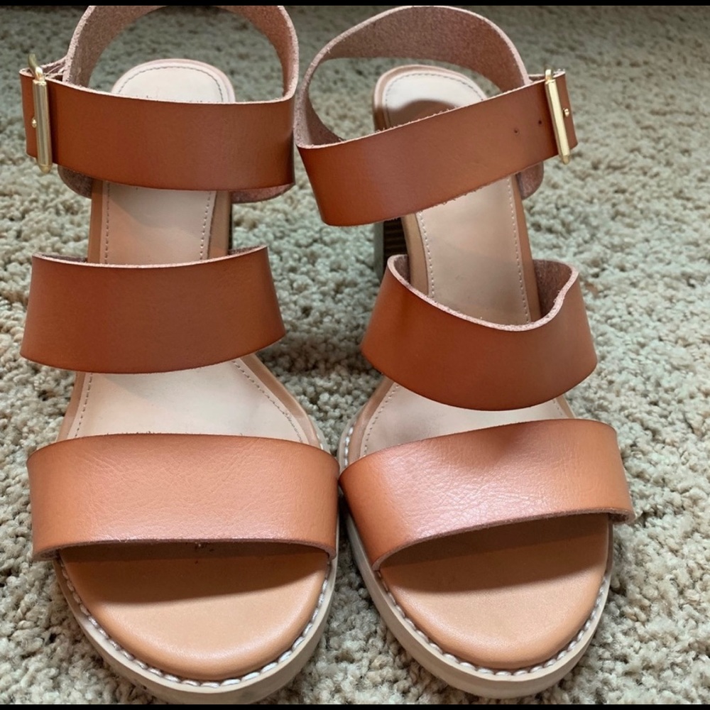 LIKE NEW! Chestnut Block Heel Sandals- Size 9